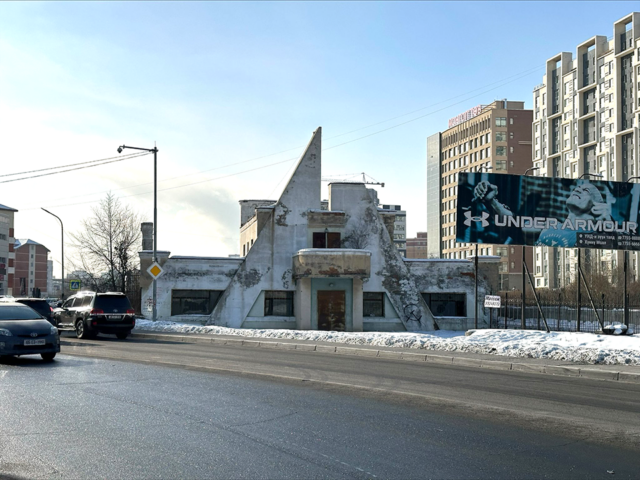 アリがおびき出された廃モスク