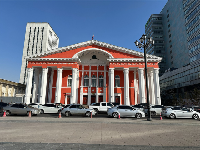 バルカ国際銀行（国立オペラ・バレエ-アカデミックシアター）